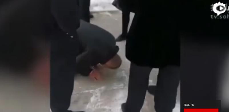 Μελλοθάνατος καταρρέει λίγο πριν εκτελεστεί -Τον αποχαιρετά η κόρη του [βίντεο]